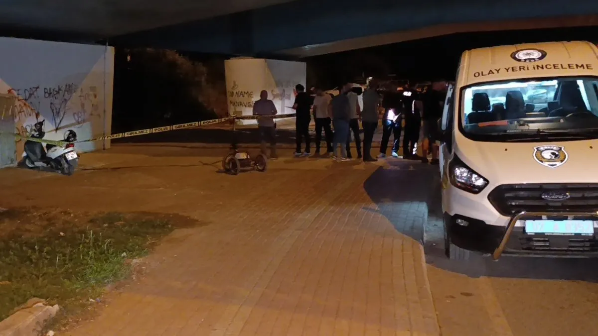 Antalya’da ‘Irmağa şişe atma’ kavgası: Silah tutukluk yapınca meydan dayağı yedi