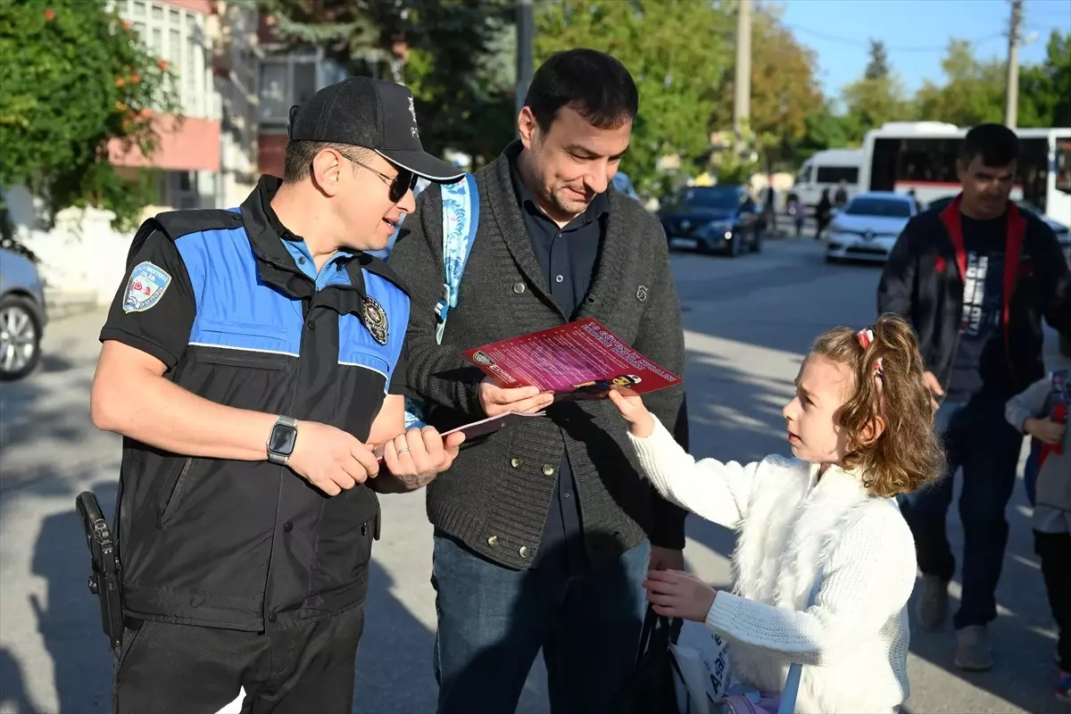 Edirne’de ‘Güvenli Eğitim’ Uygulaması: Ebeveyn Polisler Görevde